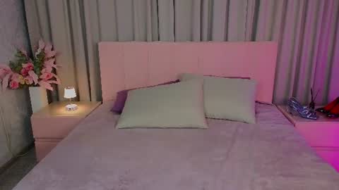 Snapshot of ariana_petite chatting on July 20, 2026, 11:29 pm Ariana online show from July 20, 2026, 11:29 pm