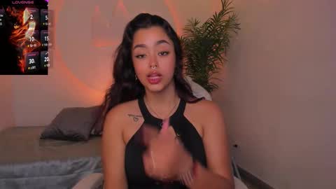 Snapshot of ariana_pierce chatting on November 30, 2025, 2:15 am Ariana online show from November 30, 2025, 2:15 am