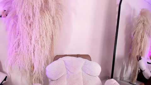 Snapshot of ariana_rosse__ chatting on January 13, 2025, 12:45 pm Ariana online show from January 13, 2025, 12:45 pm