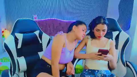 ariana_skinny20_ online show from July 6, 2026, 4:42 pm