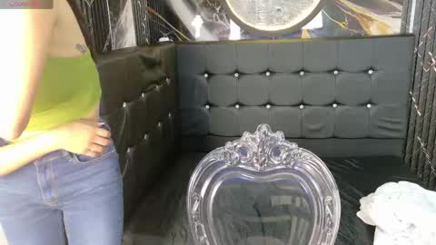 ariana_toro online show from April 19, 2026, 1:10 pm