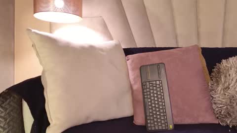 Arianaa Gray online show from November 22, 2025, 5:39 am