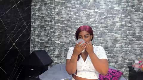 Snapshot of arianaablack chatting on October 18, 2025, 12:06 pm Ariana online show from October 18, 2025, 12:06 pm