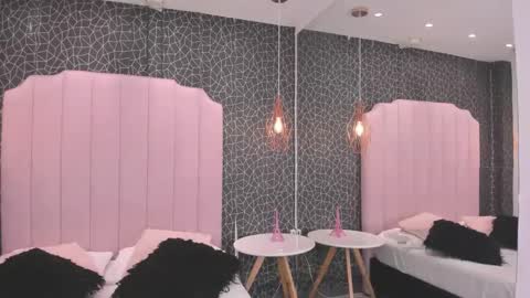 Snapshot of arianagolden_ chatting on September 14, 2025, 2:27 pm Ariana online show from September 14, 2025, 2:27 pm