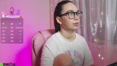 arianahot777 online show from September 14, 2025, 2:33 am