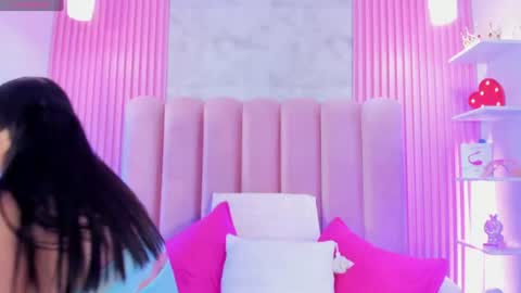 ArianaRougee online show from June 17, 2026, 4:15 am