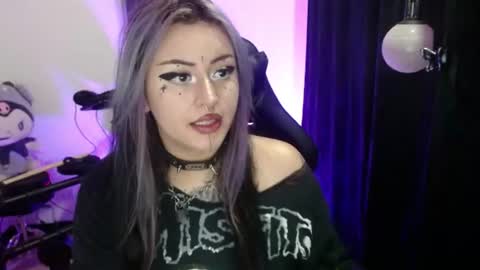 Snapshot of arianauwu666 chatting on August 7, 2026, 4:42 pm help me 100 hands up my OF is Free online show from August 7, 2026, 4:42 pm