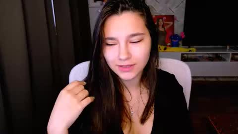 Snapshot of arianna_grend chatting on October 19, 2025, 10:16 am Arianna online show from October 19, 2025, 10:16 am