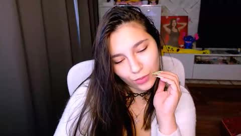 Snapshot of arianna_grend chatting on October 22, 2025, 11:21 am Arianna online show from October 22, 2025, 11:21 am