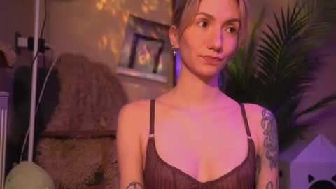 Snapshot of arianna_richi chatting on January 17, 2026, 6:07 am Olivka online show from January 17, 2026, 6:07 am