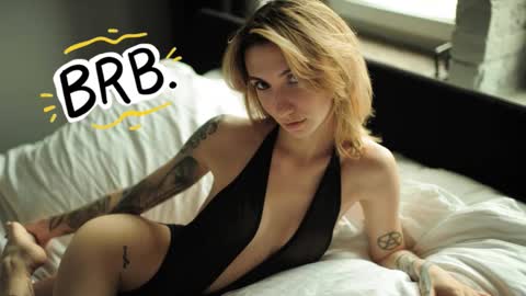 Snapshot of arianna_richi chatting on February 22, 2026, 6:35 am Olivka online show from February 22, 2026, 6:35 am