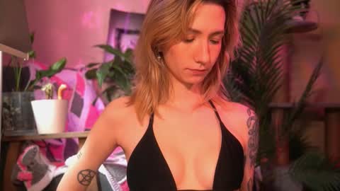 Snapshot of arianna_richi chatting on March 6, 2026, 6:21 am Olivka online show from March 6, 2026, 6:21 am