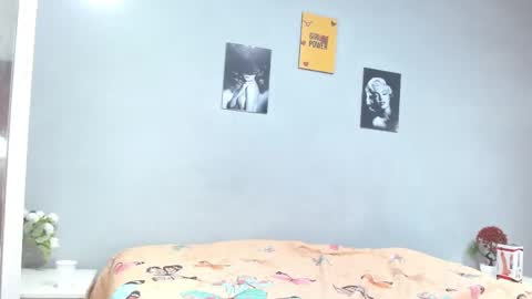 arianna rossi online show from April 15, 2026, 12:34 pm