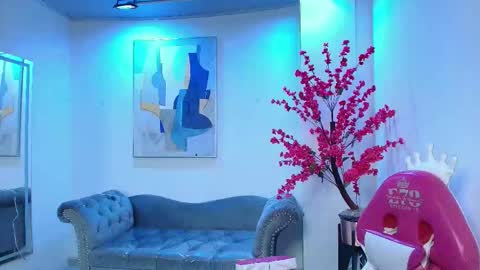 arianna_sweeet online show from September 12, 2025, 3:17 am