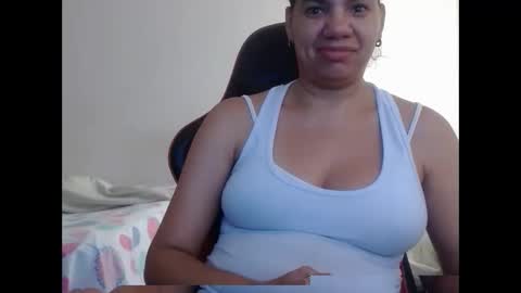 Snapshot of ariannaloovel chatting on January 22, 2025, 5:49 pm ariannaloovel online show from January 22, 2025, 5:49 pm