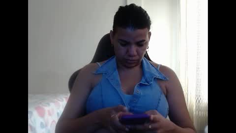 Snapshot of ariannaloovel chatting on March 6, 2025, 8:16 pm ariannaloovel online show from March 6, 2025, 8:16 pm