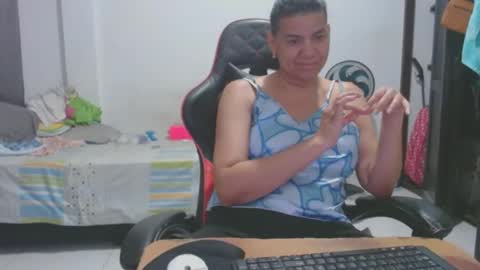 ariannaloovel online show from April 8, 2026, 11:16 pm