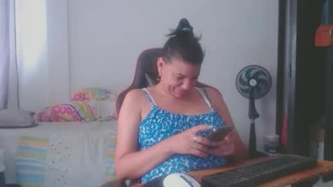 Snapshot of ariannaloovel chatting on April 25, 2026, 6:05 pm ariannaloovel online show from April 25, 2026, 6:05 pm