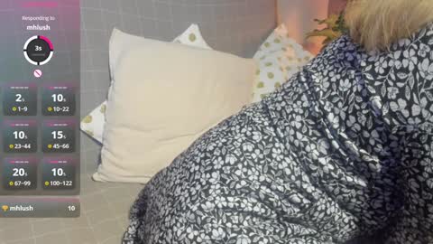 Snapshot of arielbelli chatting on January 2, 2025, 4:35 pm Ariel online show from January 2, 2025, 4:35 pm