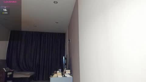 Snapshot of arielbelli chatting on October 2, 2025, 8:27 pm Ariel online show from October 2, 2025, 8:27 pm