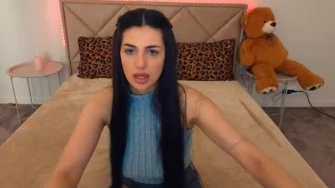 Snapshot of arielgemme chatting on April 28, 2026, 12:54 pm Ariel online show from April 28, 2026, 12:54 pm