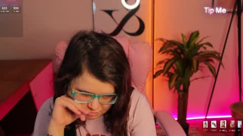 Snapshot of ariell_mini chatting on April 10, 2026, 7:13 am Ariell Mini online show from April 10, 2026, 7:13 am