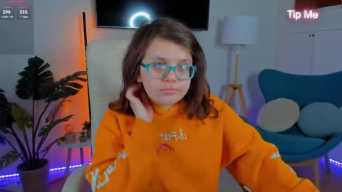 Snapshot of ariell_mini chatting on April 16, 2026, 6:25 am Ariell Mini online show from April 16, 2026, 6:25 am