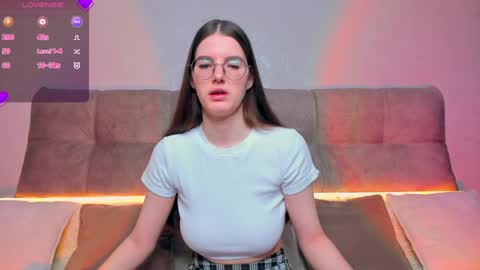 Ariella online show from December 7, 2024, 4:42 am