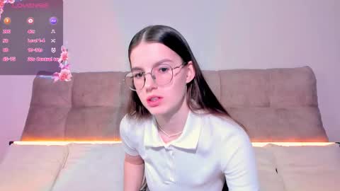 Ariella online show from September 18, 2025, 3:41 am