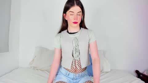 Snapshot of arielmishel chatting on October 31, 2025, 10:16 am Ariel Mishel online show from October 31, 2025, 10:16 am