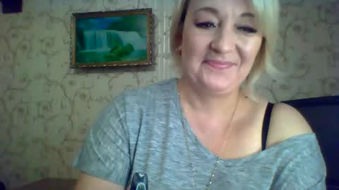 ArielXLoveresss online show from September 9, 2025, 8:03 am