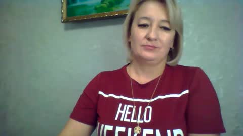 ArielXLoveresss online show from October 18, 2025, 7:42 am
