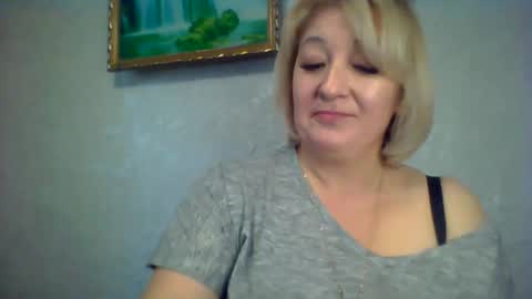 ArielXLoveresss online show from October 31, 2025, 8:37 am