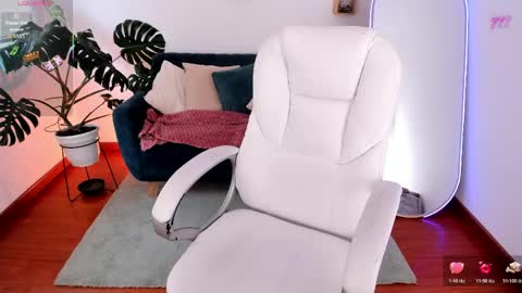 Ari  online show from April 14, 2026, 8:04 pm