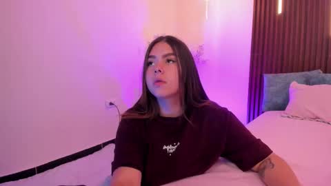  Arianna  online show from February 9, 2026, 1:37 pm