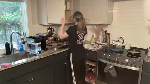 Snapshot of ariicutekitty chatting on February 2, 2025, 7:35 pm airskiii online show from February 2, 2025, 7:35 pm