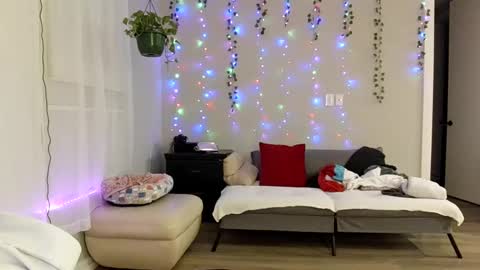 Snapshot of ariicutekitty chatting on October 5, 2025, 7:28 am airskiii online show from October 5, 2025, 7:28 am