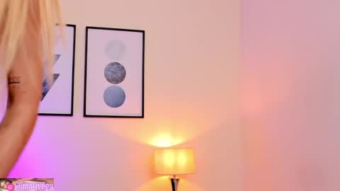   Nice to meet you  thumb up me please its important I  LOOK MY BIO DOWN online show from January 15, 2025, 8:41 am