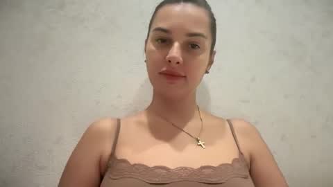 arivelle online show from November 19, 2025, 9:37 pm