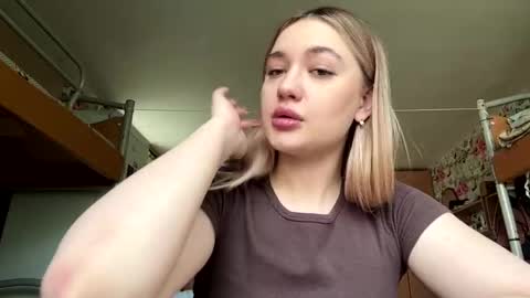 Snapshot of arlettaeavey chatting on May 17, 2026, 7:06 am Kate online show from May 17, 2026, 7:06 am