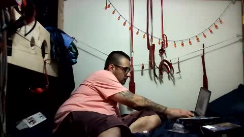 armstrong1718 online show from November 20, 2025, 8:36 am