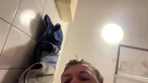 Snapshot of armyskater32 chatting on November 16, 2025, 9:26 am armyskater32 online show from November 16, 2025, 9:26 am