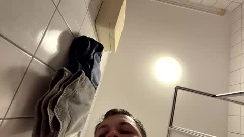 armyskater32 online show from May 20, 2026, 8:59 pm
