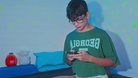 Snapshot of arnold_laurent chatting on December 3, 2024, 12:02 am Arnold online show from December 3, 2024, 12:02 am