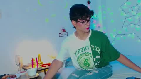 Snapshot of arnold_laurent chatting on December 24, 2024, 6:50 pm Arnold online show from December 24, 2024, 6:50 pm