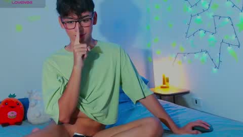 Snapshot of arnold_laurent chatting on January 4, 2025, 10:02 pm Arnold online show from January 4, 2025, 10:02 pm