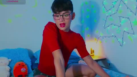 Snapshot of arnold_laurent chatting on January 5, 2025, 10:19 pm Arnold online show from January 5, 2025, 10:19 pm