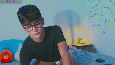 Snapshot of arnold_laurent chatting on January 16, 2025, 11:37 pm Arnold online show from January 16, 2025, 11:37 pm