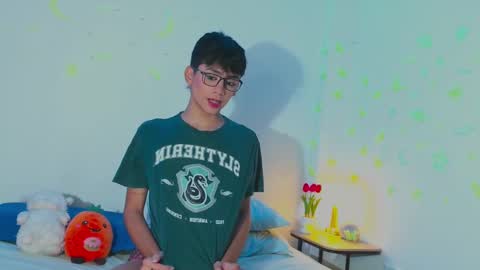 Snapshot of arnold_laurent chatting on February 20, 2025, 7:19 pm Arnold online show from February 20, 2025, 7:19 pm