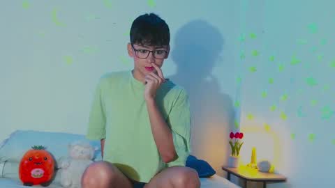 Snapshot of arnold_laurent chatting on February 22, 2025, 8:09 pm Arnold online show from February 22, 2025, 8:09 pm